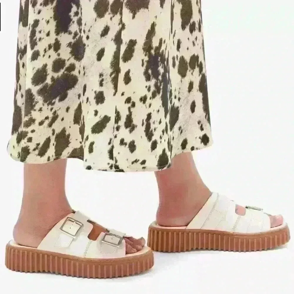 CLARKS TORHILL SLIDE  SANDAL CREAM SIZE 8 - Picture 7 of 15